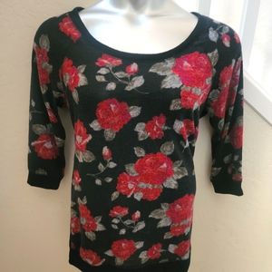 Almost Famous, Rose print, super light weight sweater-like top, Size 1X
